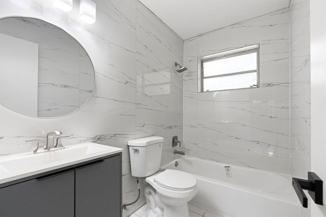 BathRoom_6125 SW48th Court 3