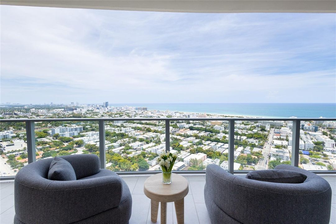 For Sale: $3,450,000 (2 beds, 2 baths, 1434 Square Feet)