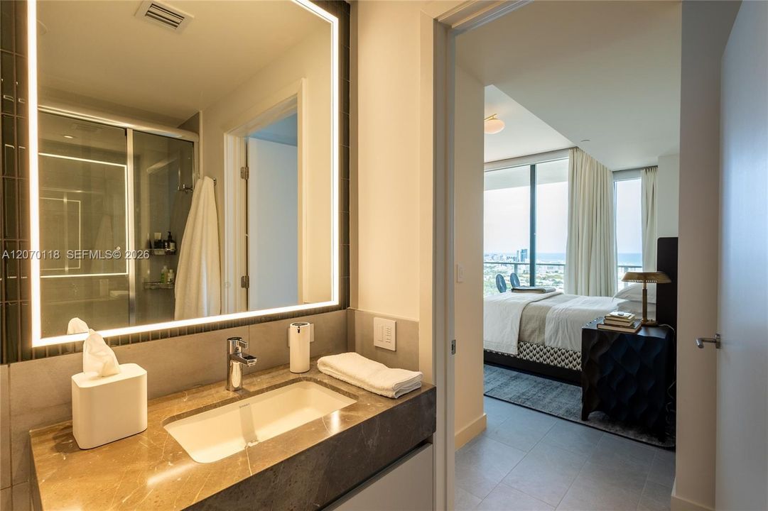 For Sale: $3,450,000 (2 beds, 2 baths, 1434 Square Feet)