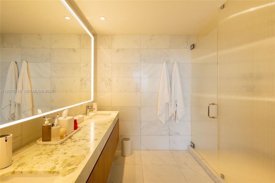 For Sale: $3,450,000 (2 beds, 2 baths, 1434 Square Feet)