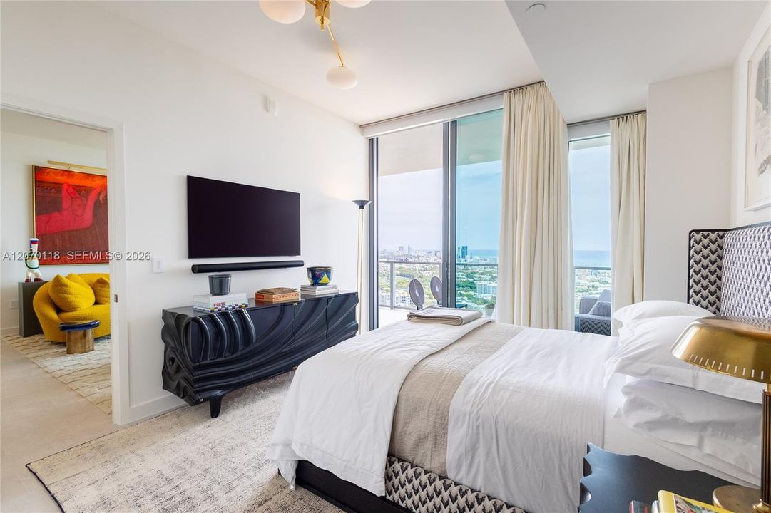 For Sale: $3,450,000 (2 beds, 2 baths, 1434 Square Feet)