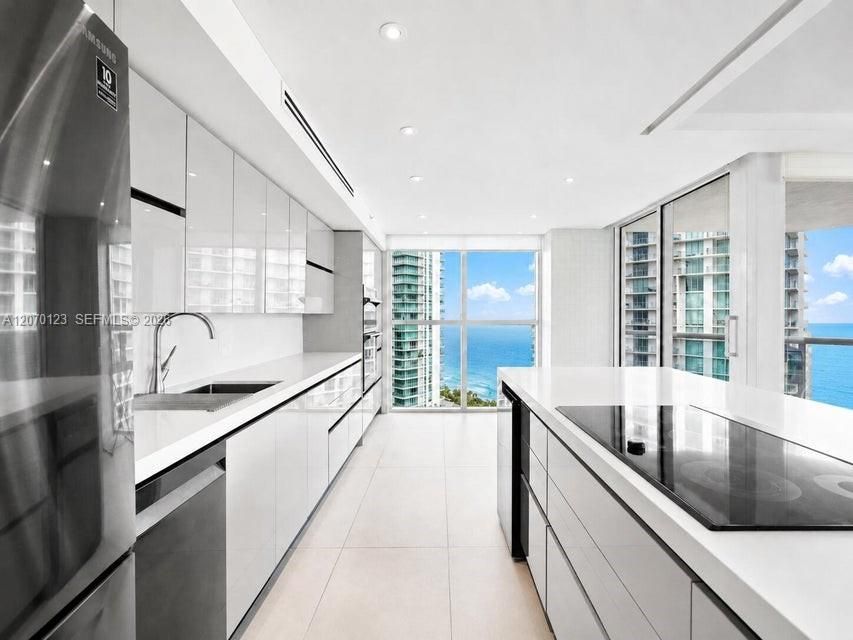 For Sale: $1,799,000 (3 beds, 3 baths, 2144 Square Feet)