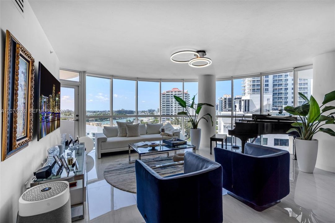 For Sale: $1,095,000 (2 beds, 2 baths, 1340 Square Feet)
