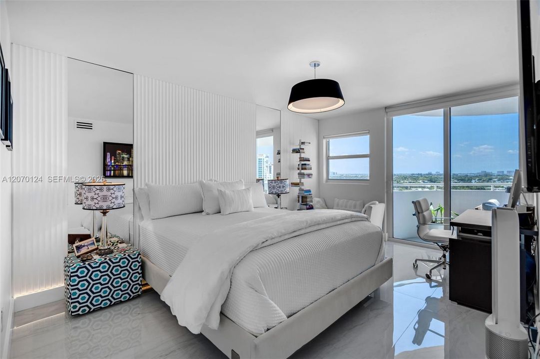 For Sale: $1,095,000 (2 beds, 2 baths, 1340 Square Feet)