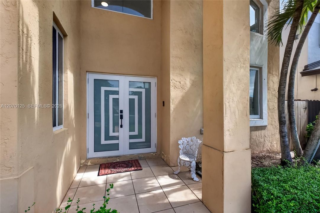 For Sale: $799,000 (5 beds, 3 baths, 2618 Square Feet)