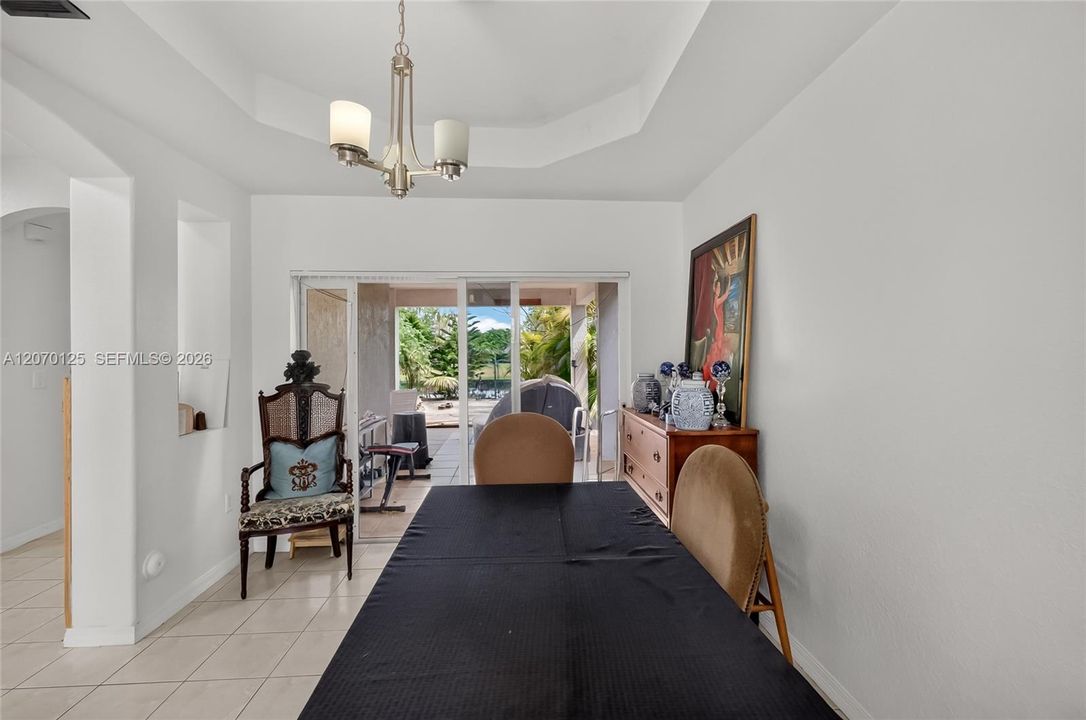 For Sale: $799,000 (5 beds, 3 baths, 2618 Square Feet)
