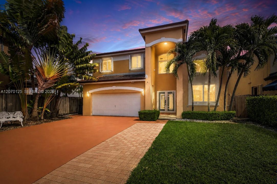 For Sale: $799,000 (5 beds, 3 baths, 2618 Square Feet)