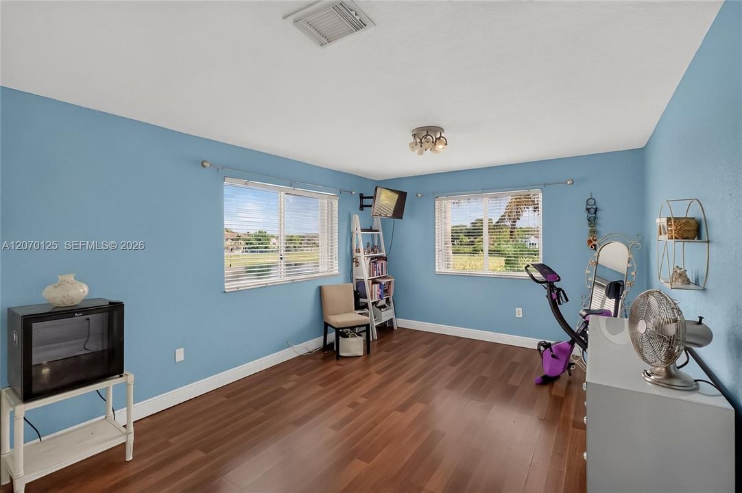 For Sale: $799,000 (5 beds, 3 baths, 2618 Square Feet)