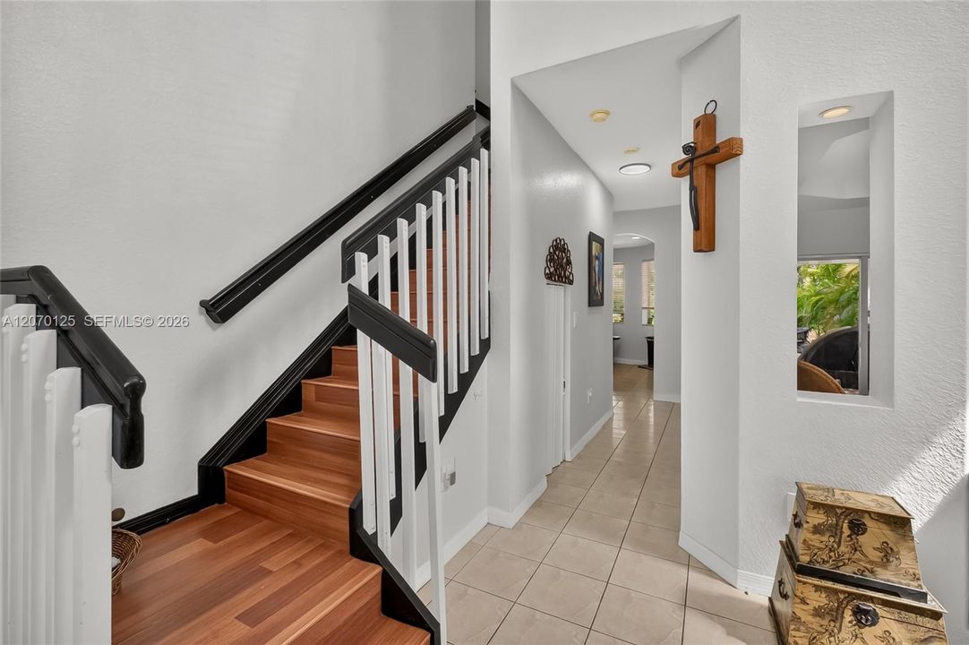 For Sale: $799,000 (5 beds, 3 baths, 2618 Square Feet)