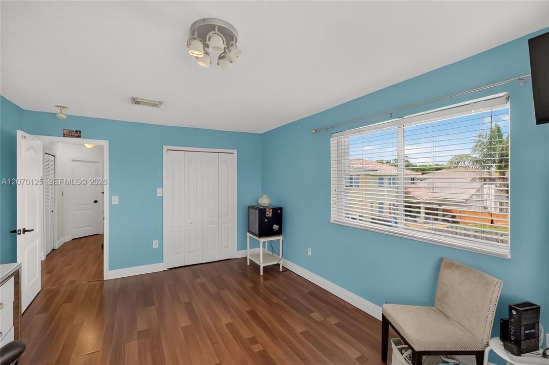 For Sale: $799,000 (5 beds, 3 baths, 2618 Square Feet)