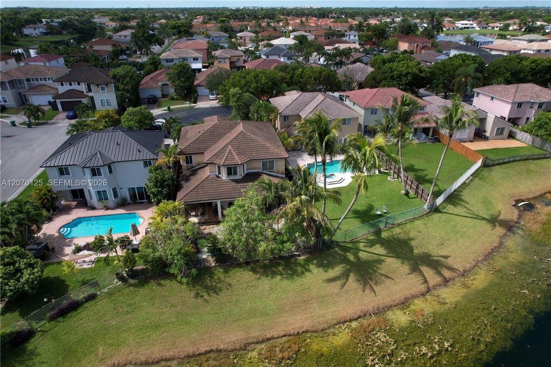 For Sale: $799,000 (5 beds, 3 baths, 2618 Square Feet)