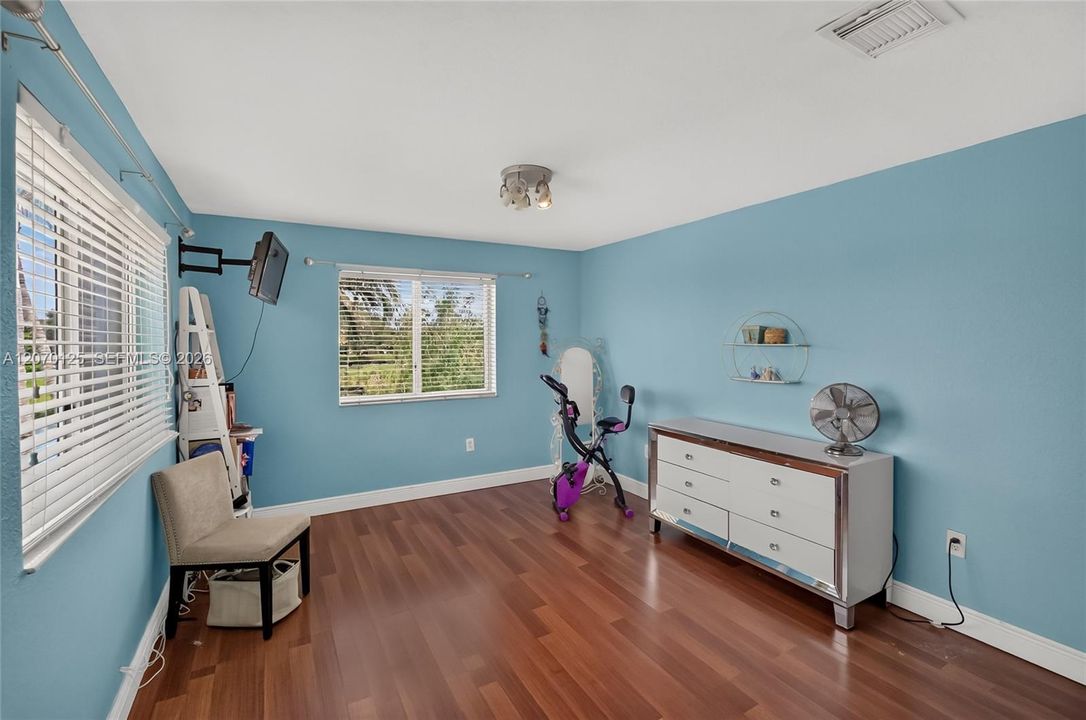 For Sale: $799,000 (5 beds, 3 baths, 2618 Square Feet)