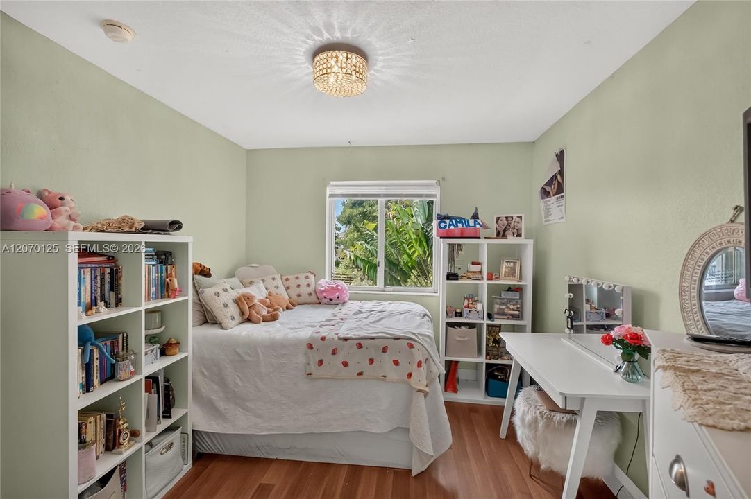 For Sale: $799,000 (5 beds, 3 baths, 2618 Square Feet)