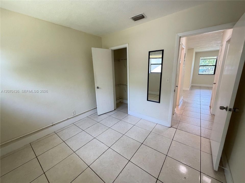 For Rent: $1,750 (2 beds, 1 baths, 750 Square Feet)