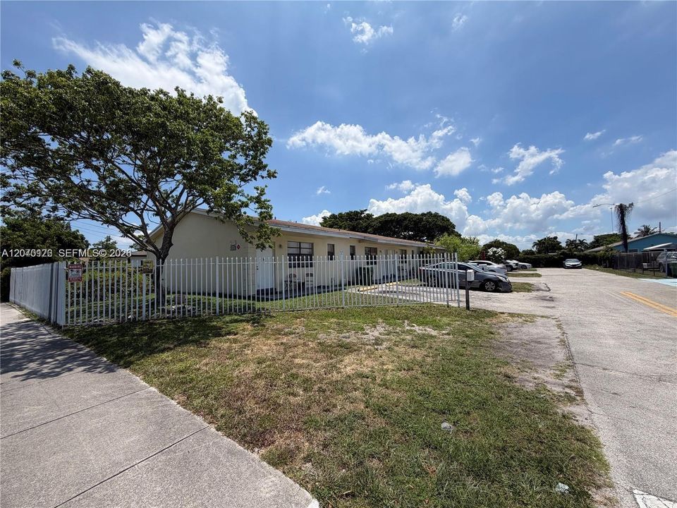 For Rent: $1,750 (2 beds, 1 baths, 750 Square Feet)