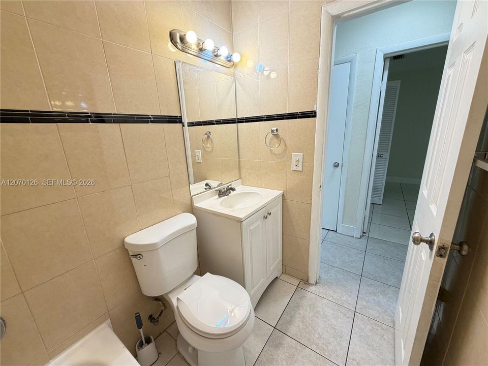 For Rent: $1,750 (2 beds, 1 baths, 750 Square Feet)