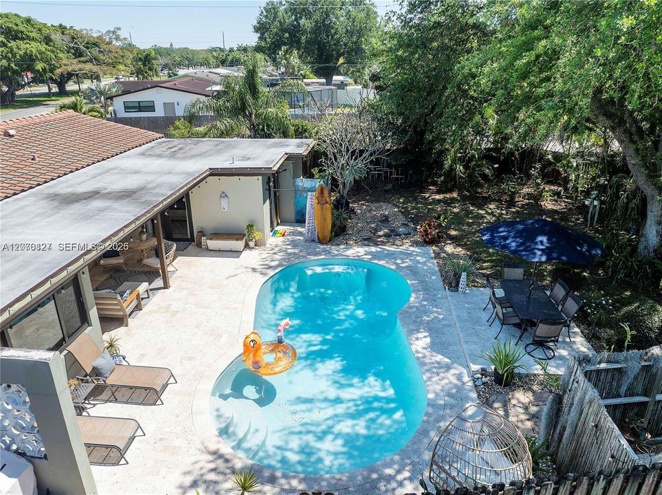For Rent: $5,200 (3 beds, 2 baths, 1688 Square Feet)
