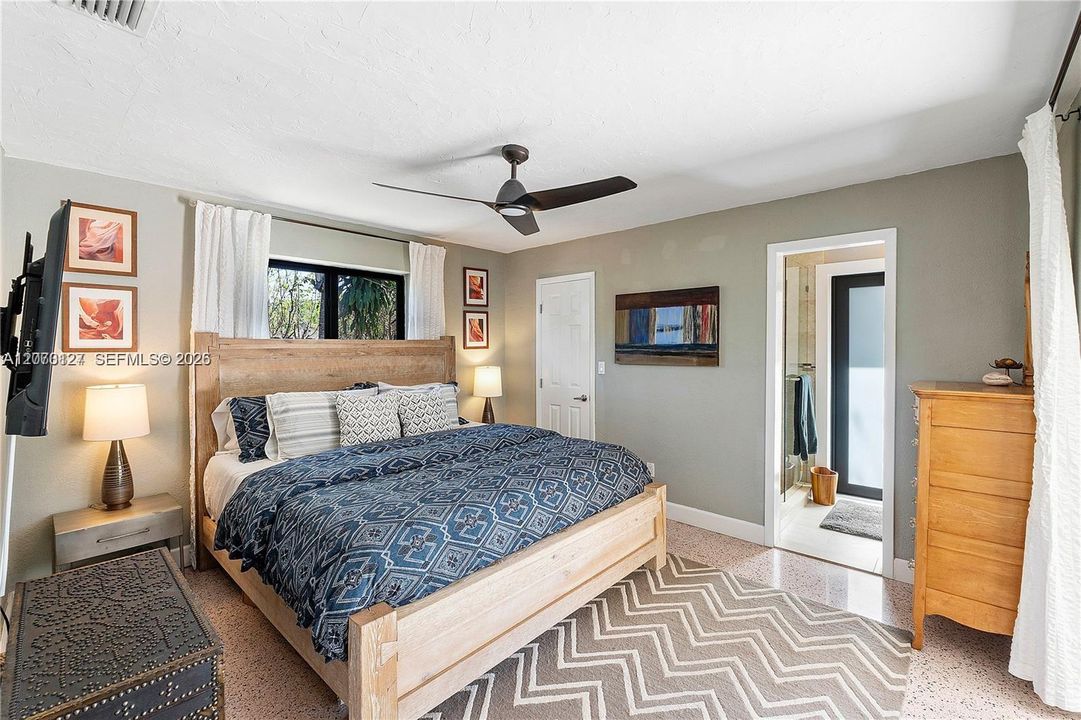For Rent: $5,200 (3 beds, 2 baths, 1688 Square Feet)