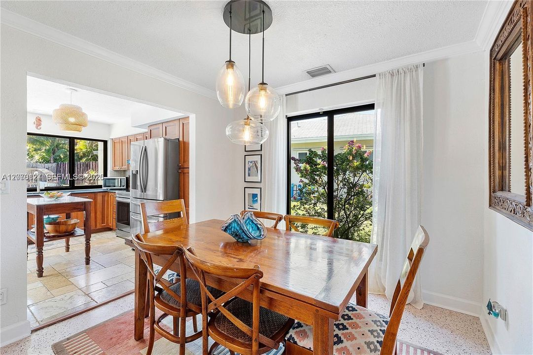 For Rent: $5,200 (3 beds, 2 baths, 1688 Square Feet)