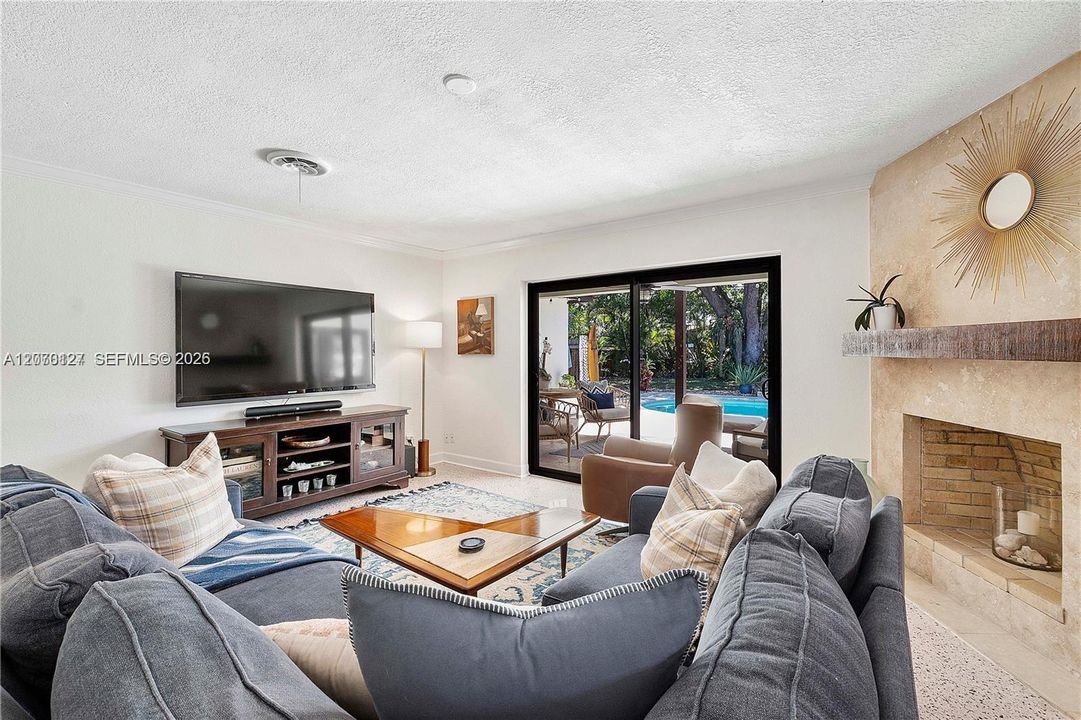 For Rent: $5,200 (3 beds, 2 baths, 1688 Square Feet)