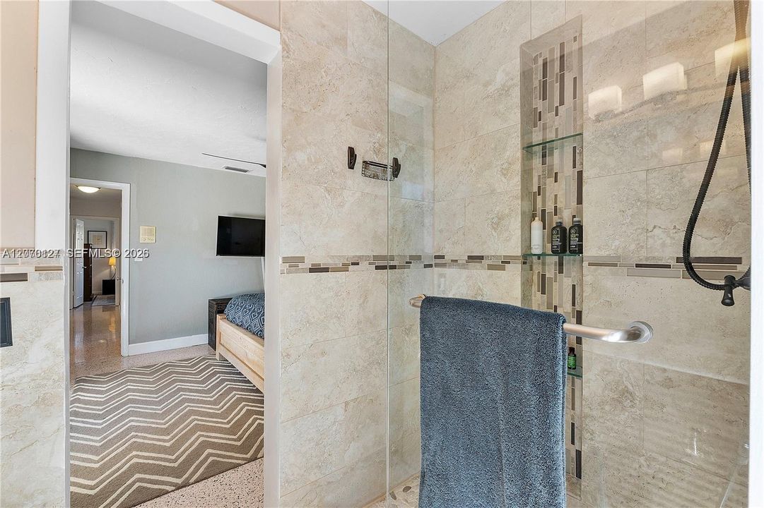For Rent: $5,200 (3 beds, 2 baths, 1688 Square Feet)