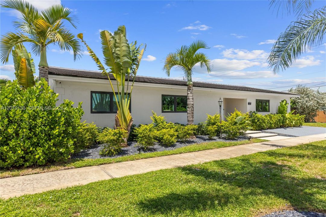 For Sale: $1,149,999 (4 beds, 3 baths, 0 Square Feet)