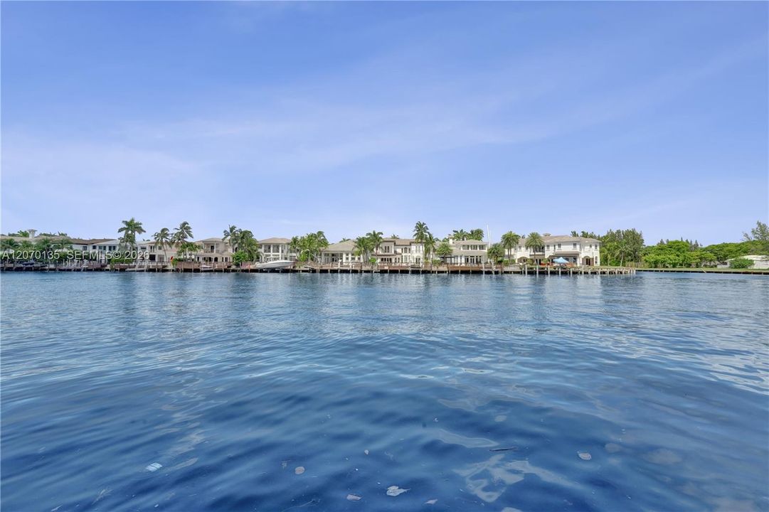 For Sale: $274,000 (1 beds, 1 baths, 864 Square Feet)