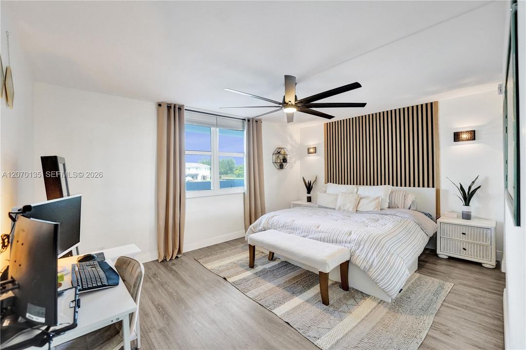 For Sale: $274,000 (1 beds, 1 baths, 864 Square Feet)