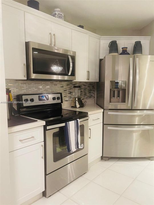 For Rent: $2,800 (3 beds, 2 baths, 1100 Square Feet)