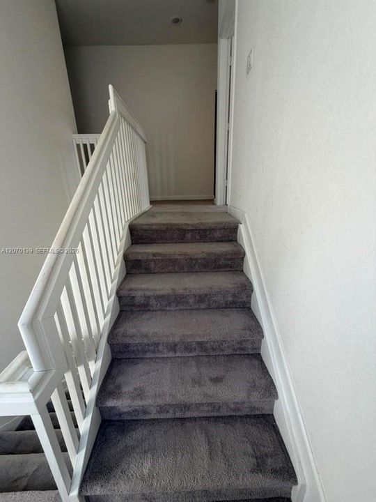 For Rent: $4,400 (5 beds, 3 baths, 2905 Square Feet)