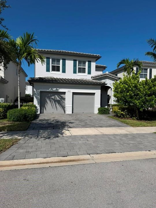 For Rent: $4,400 (5 beds, 3 baths, 2905 Square Feet)