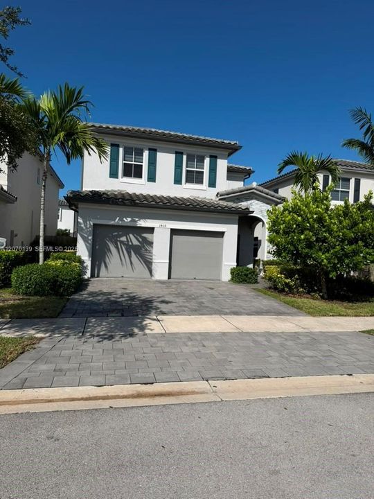 For Rent: $4,400 (5 beds, 3 baths, 2905 Square Feet)