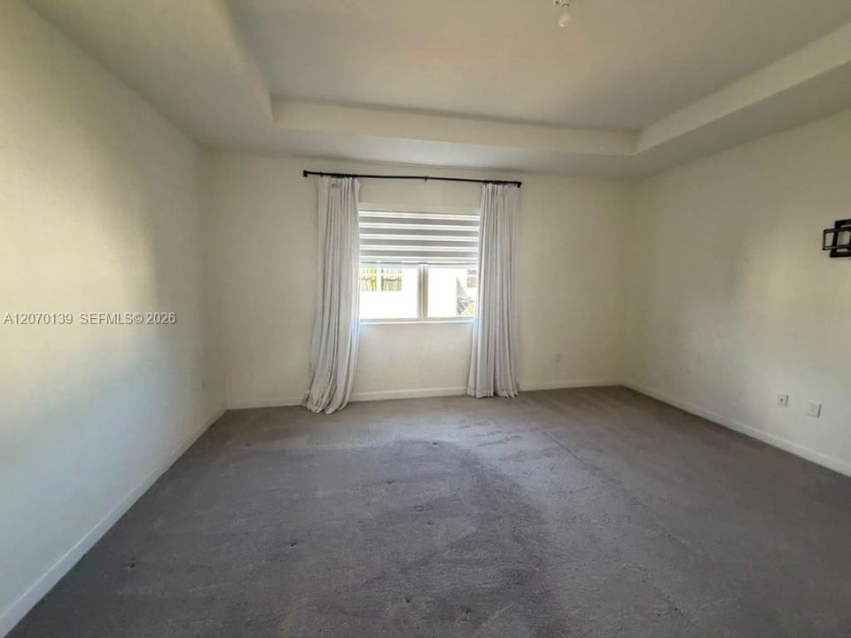 For Rent: $4,400 (5 beds, 3 baths, 2905 Square Feet)