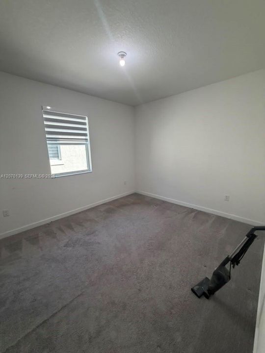 For Rent: $4,400 (5 beds, 3 baths, 2905 Square Feet)