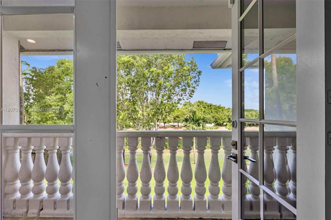 For Sale: $5,395,000 (7 beds, 6 baths, 7657 Square Feet)
