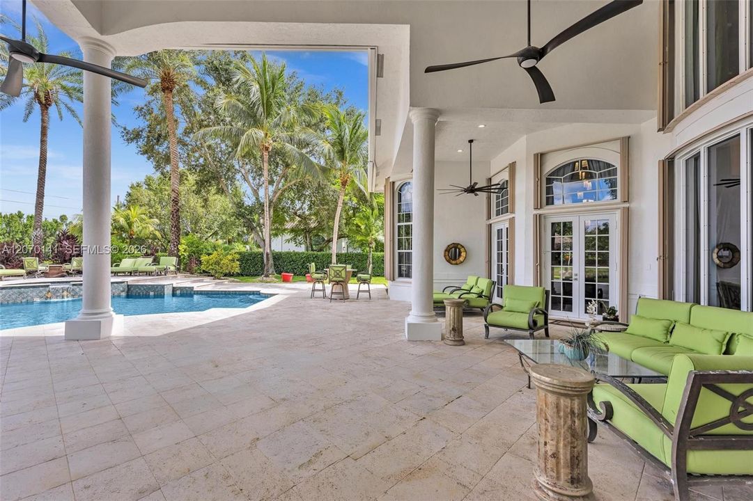 For Sale: $5,395,000 (7 beds, 6 baths, 7657 Square Feet)