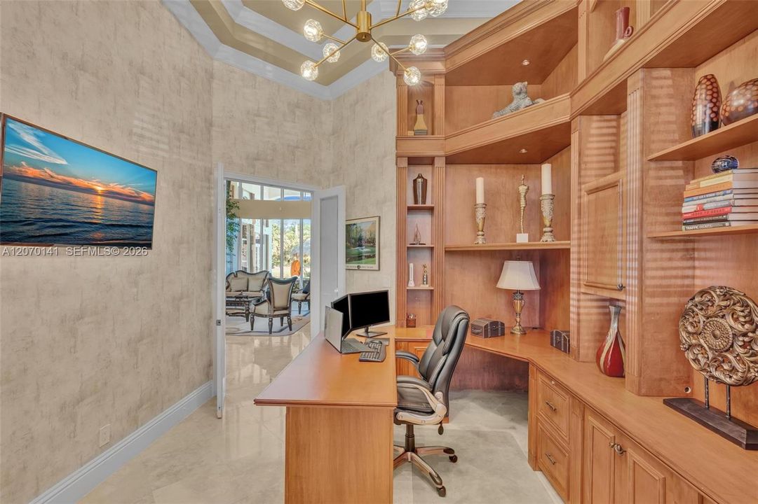 For Sale: $5,395,000 (7 beds, 6 baths, 7657 Square Feet)