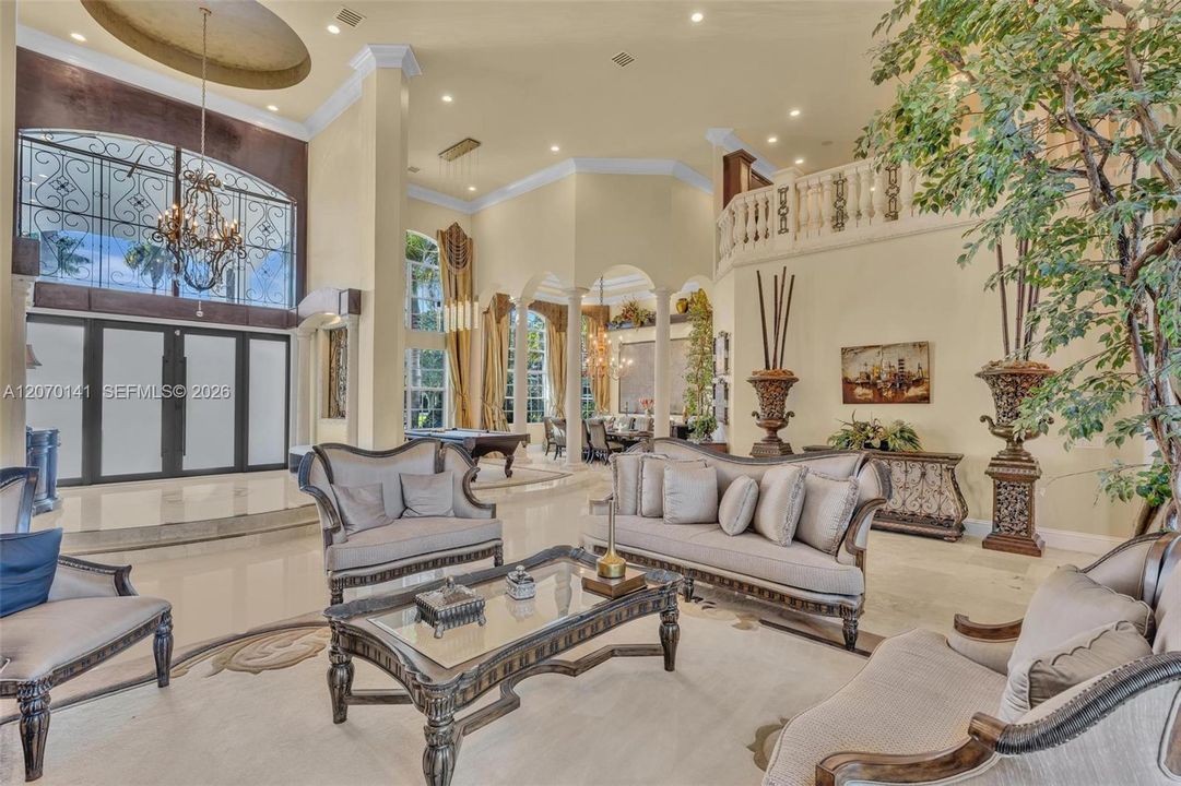 For Sale: $5,395,000 (7 beds, 6 baths, 7657 Square Feet)