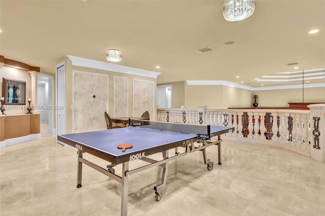 For Sale: $5,395,000 (7 beds, 6 baths, 7657 Square Feet)