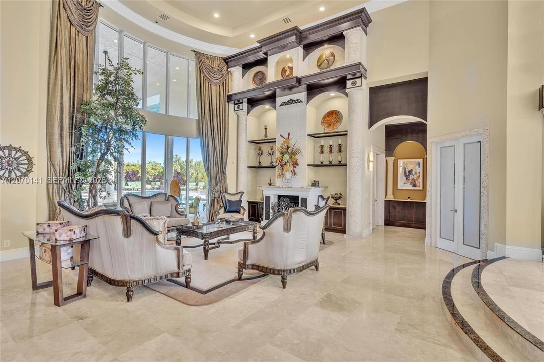 For Sale: $5,395,000 (7 beds, 6 baths, 7657 Square Feet)