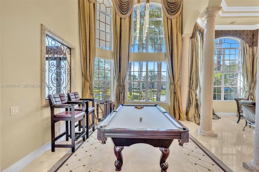 For Sale: $5,395,000 (7 beds, 6 baths, 7657 Square Feet)