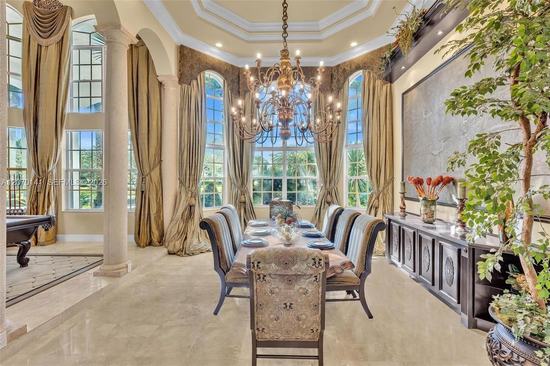 For Sale: $5,395,000 (7 beds, 6 baths, 7657 Square Feet)