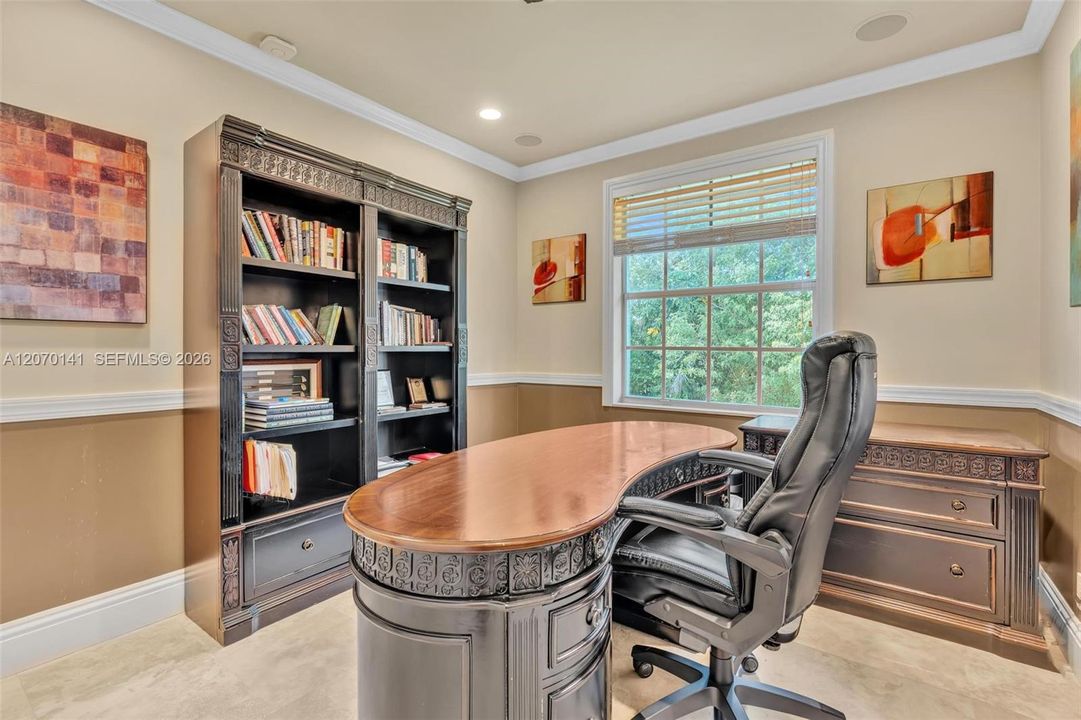 For Sale: $5,395,000 (7 beds, 6 baths, 7657 Square Feet)