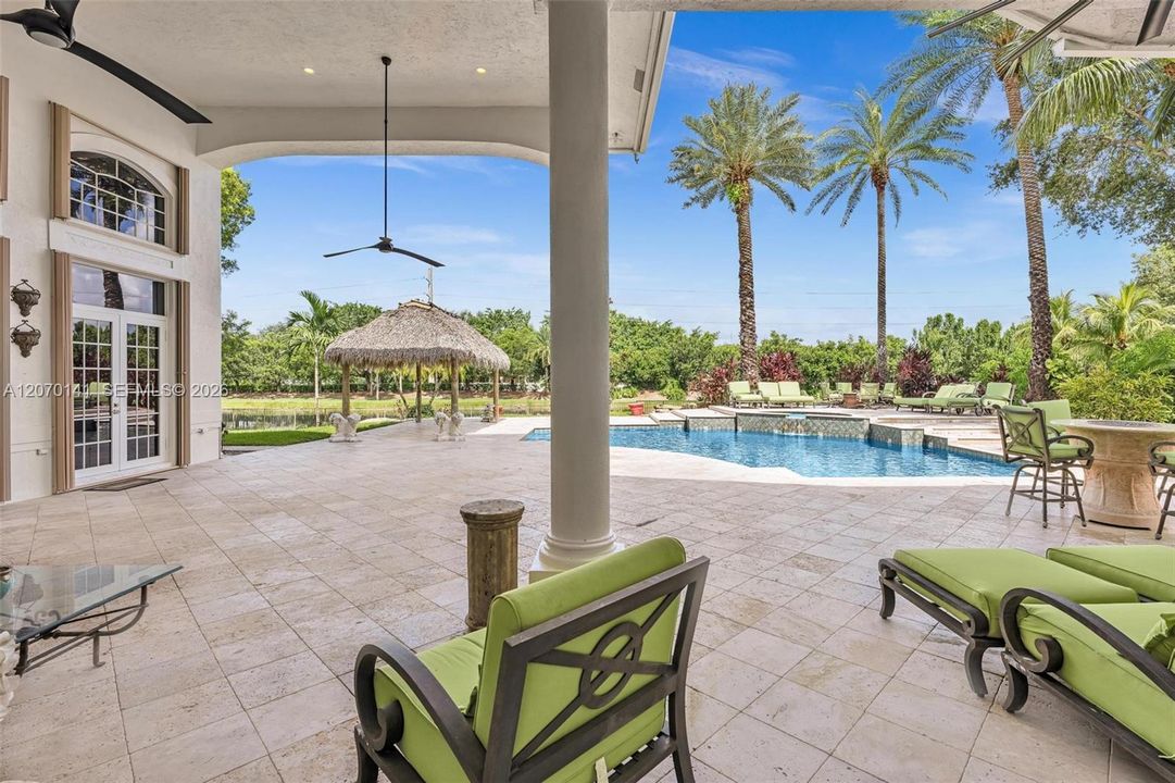 For Sale: $5,395,000 (7 beds, 6 baths, 7657 Square Feet)