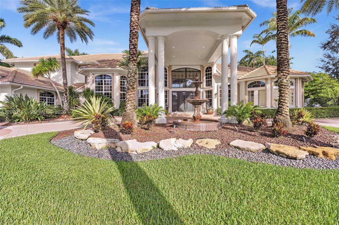 For Sale: $5,395,000 (7 beds, 6 baths, 7657 Square Feet)