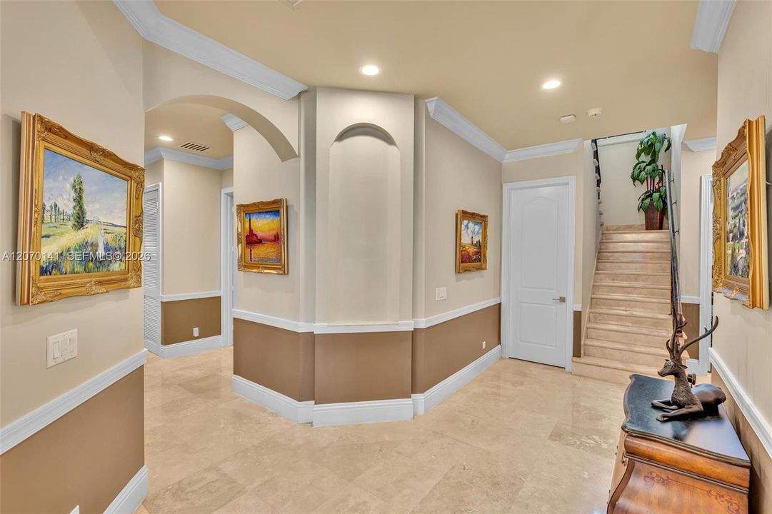 For Sale: $5,395,000 (7 beds, 6 baths, 7657 Square Feet)
