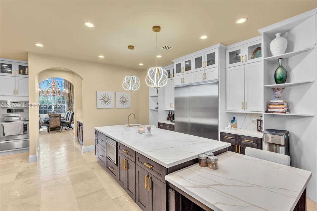 For Sale: $5,395,000 (7 beds, 6 baths, 7657 Square Feet)