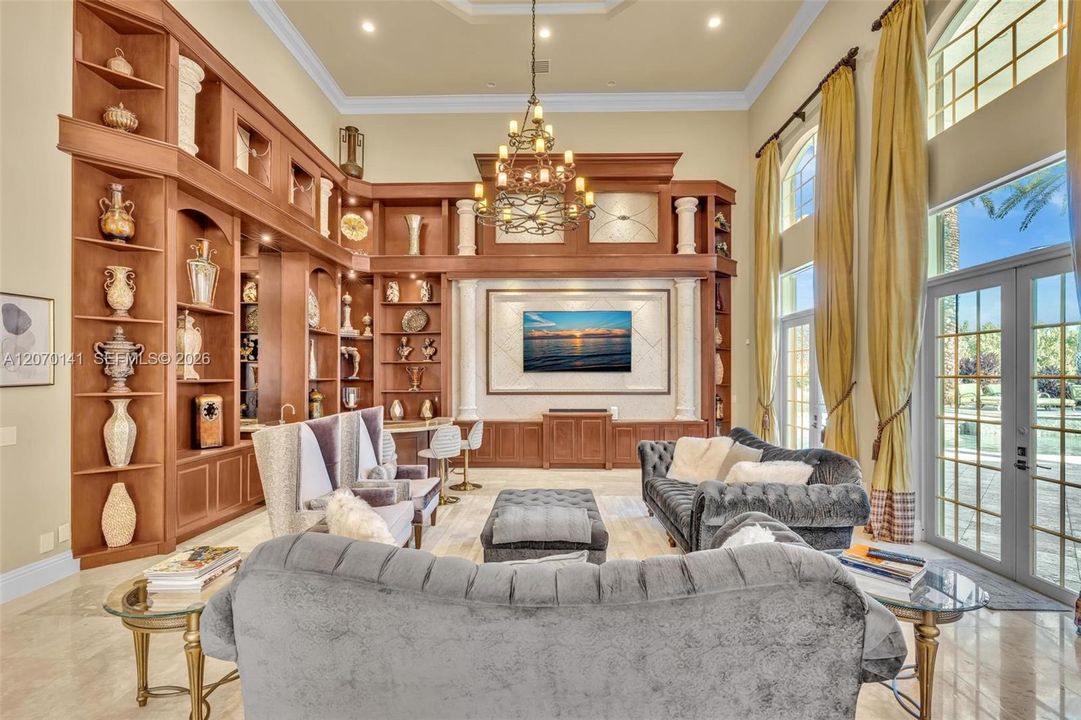 For Sale: $5,395,000 (7 beds, 6 baths, 7657 Square Feet)
