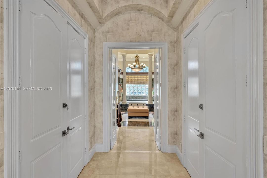 For Sale: $5,395,000 (7 beds, 6 baths, 7657 Square Feet)