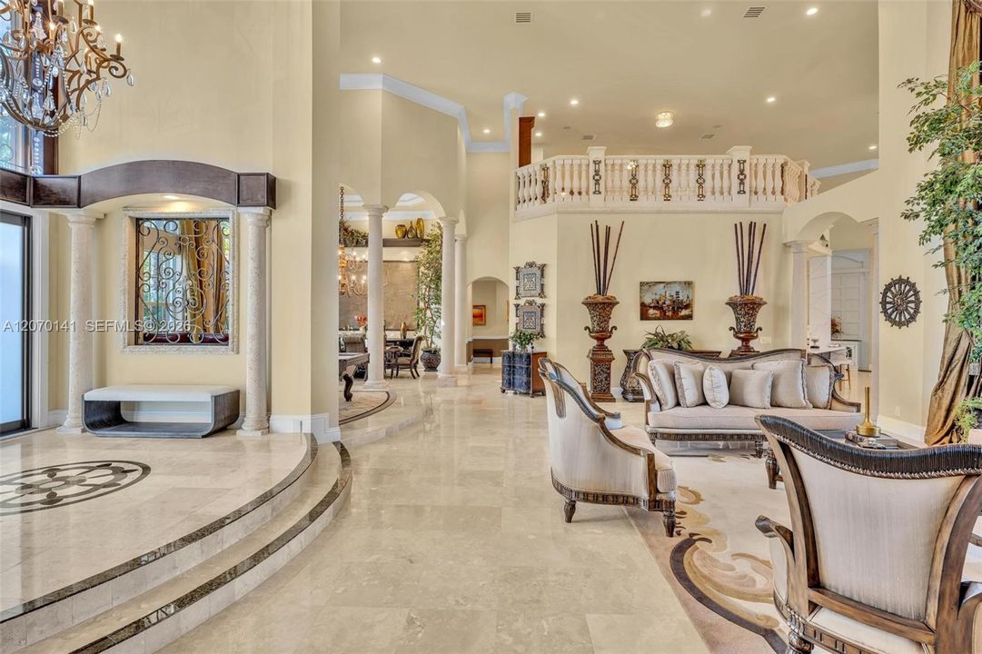 For Sale: $5,395,000 (7 beds, 6 baths, 7657 Square Feet)